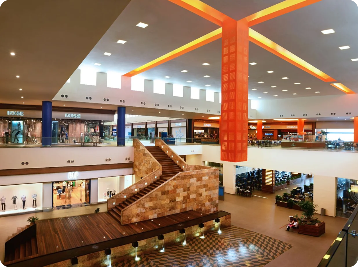 Cercania El Dorado Centro Comercial