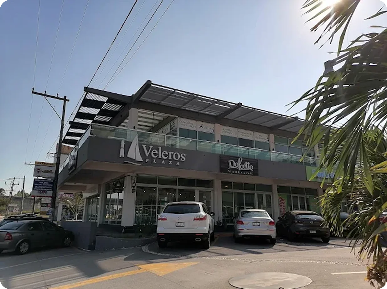 Cercania Plaza Veleros